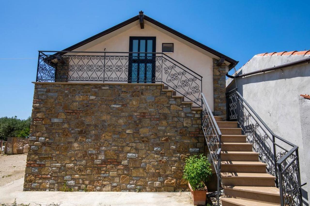 Madonna Della Scala Acomodação com café da manhã Castellabate Exterior foto