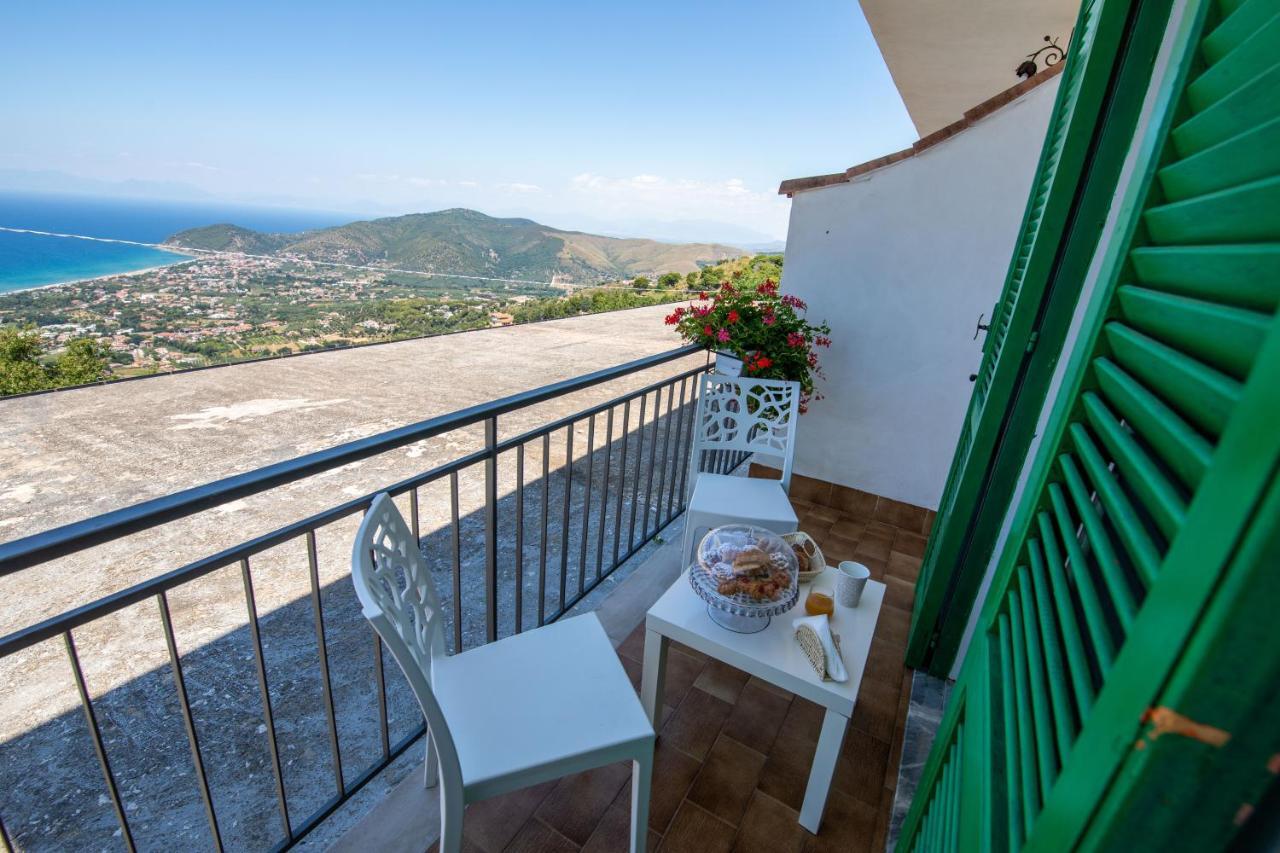 Madonna Della Scala Acomodação com café da manhã Castellabate Exterior foto