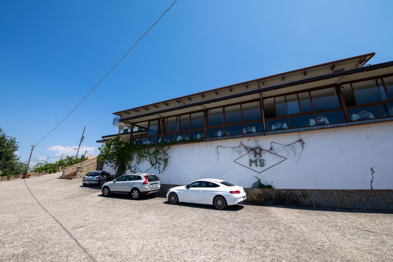Madonna Della Scala Acomodação com café da manhã Castellabate Exterior foto